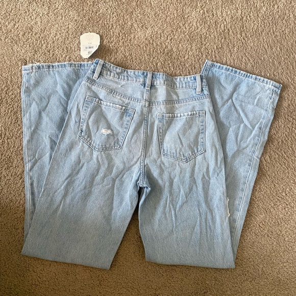 Altar’d State Kayla Distressed Straight‎ Leg Jeans - Picture 6 of 7